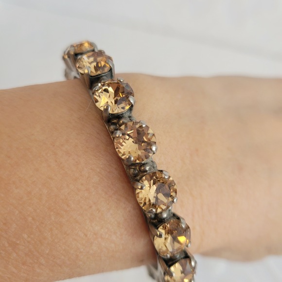 Sorrelli Silver Tone Riveting Romance Cuff Bracelet Swarovski Crystals Champagne - Picture 6 of 9